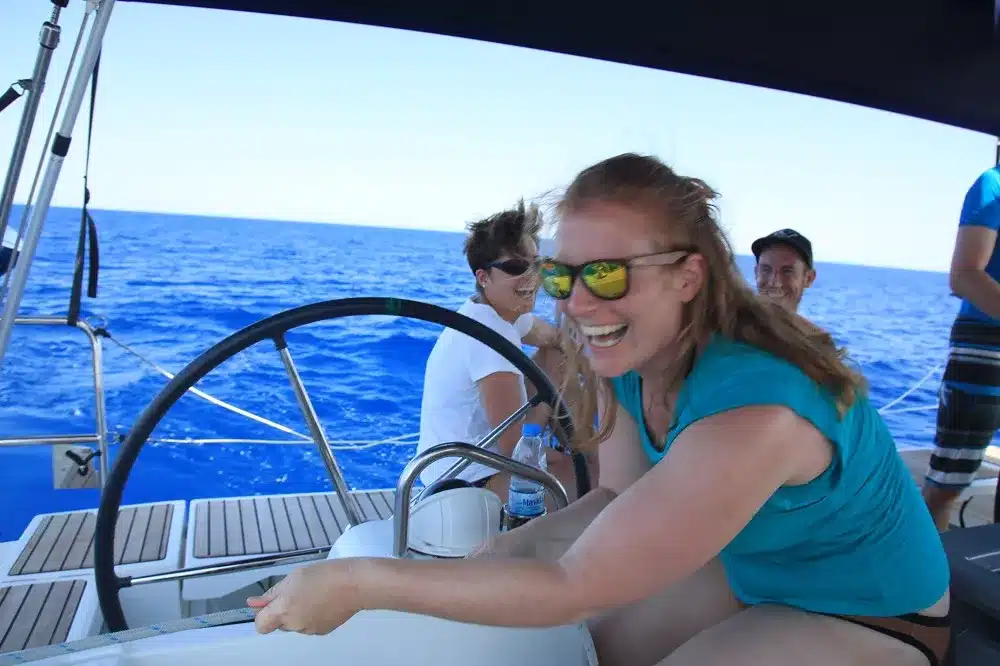 Gute Laune an Bord ist auf der Segelreise entscheidend